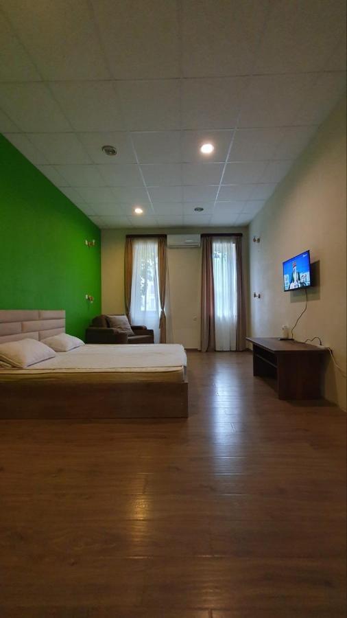 Your Home Hotel Tbilisi Bagian luar foto