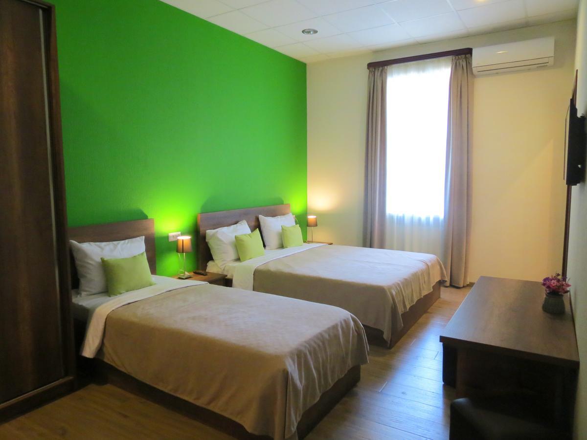 Your Home Hotel Tbilisi Bagian luar foto
