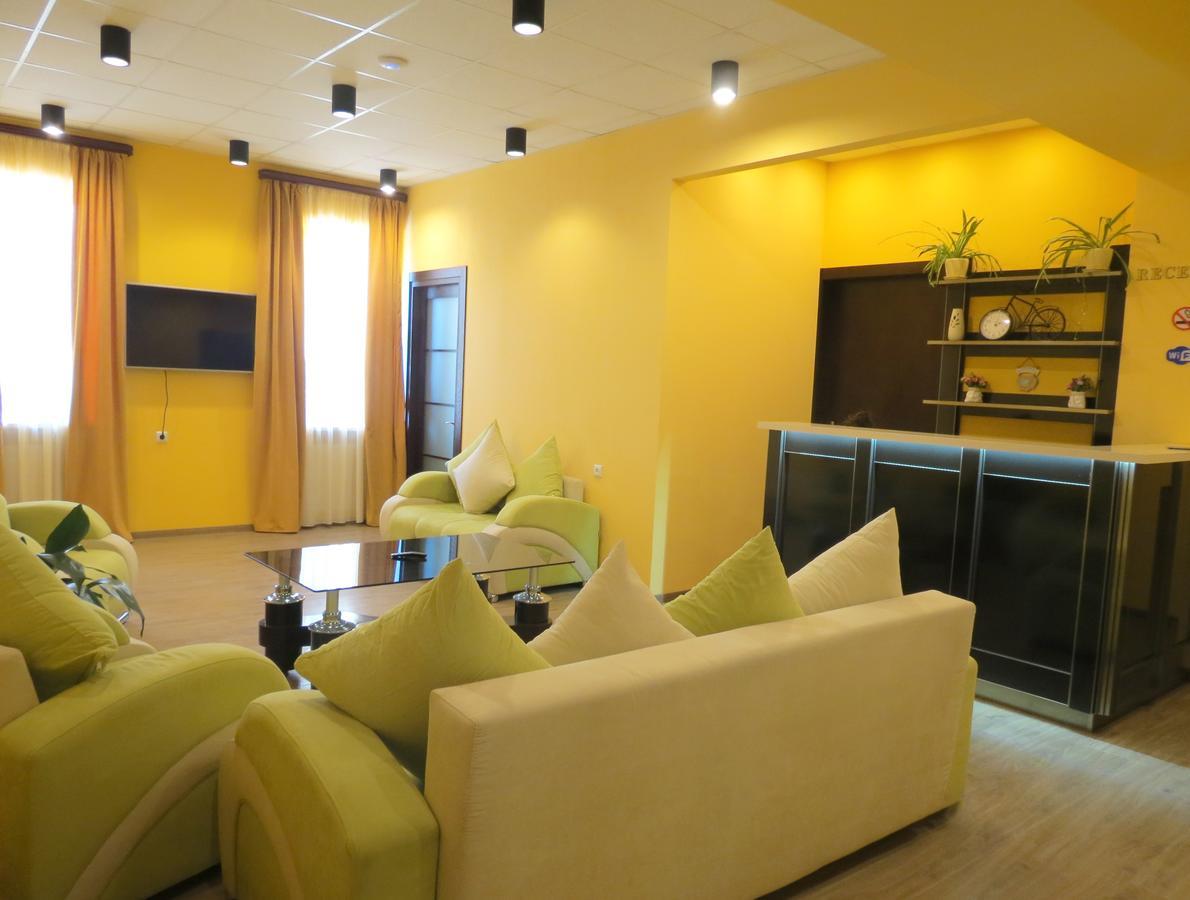 Your Home Hotel Tbilisi Bagian luar foto