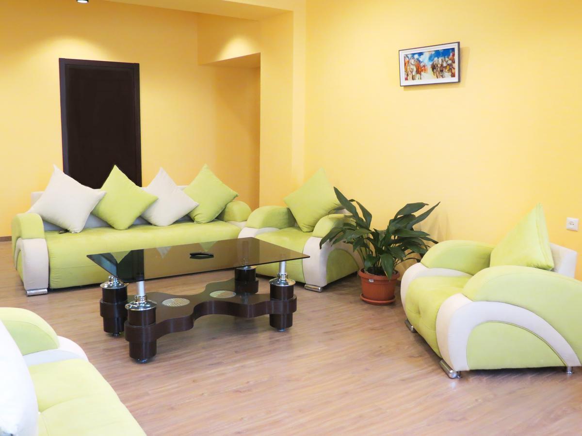 Your Home Hotel Tbilisi Bagian luar foto